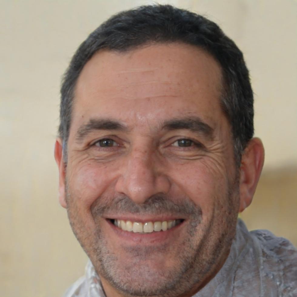Antonio Morales, representante comercial senior